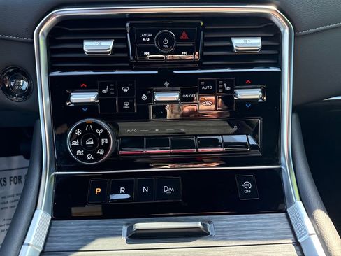 Used 2025 Nissan Armada SL w/ Captain's Chari Seat Package image 30