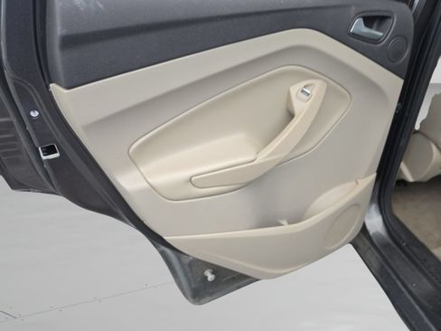 Used 2015 Ford Escape SE w/ Equipment Group 201A FWD image 29