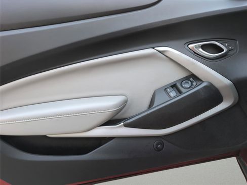 Used 2016 Chevrolet Camaro LT image 11