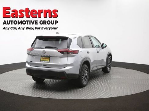 Used 2024 Nissan Rogue S FWD image 39