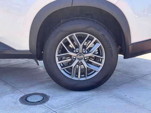 Certified 2024 Nissan Rogue S FWD image 10