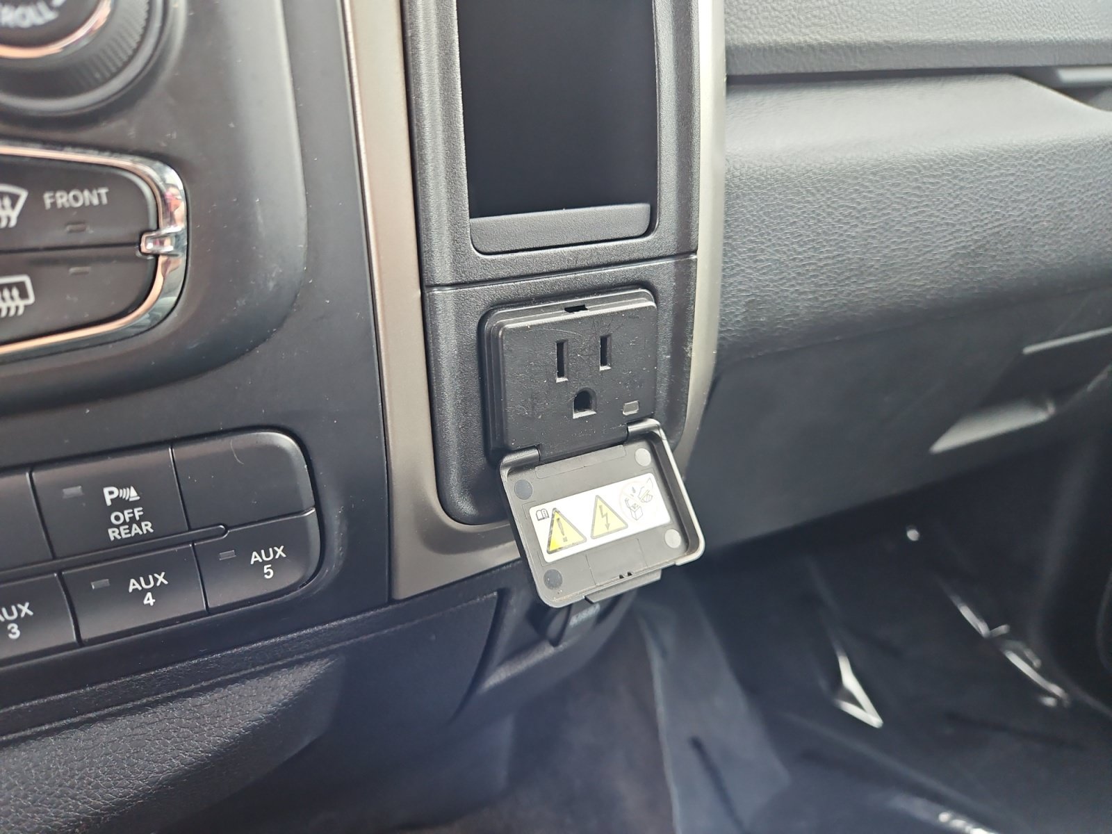 Used 2016 RAM 2500 SLT w/ Comfort Group AWD/4WD image 24