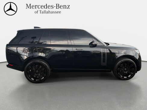 Used 2025 Land Rover Range Rover SE AWD/4WD image 4