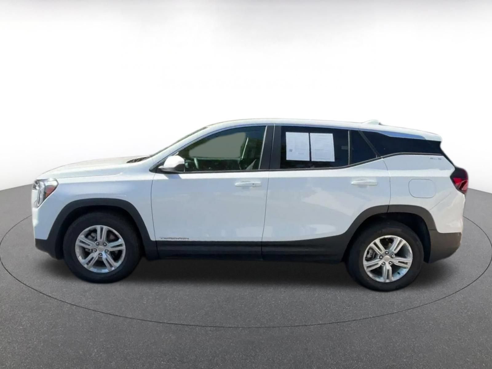 Used 2024 GMC Terrain SLE FWD image 8