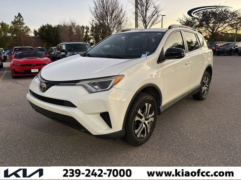 Used 2018 Toyota RAV4 LE image 2