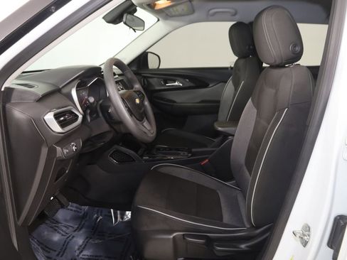 Used 2021 Chevrolet TrailBlazer LS image 10