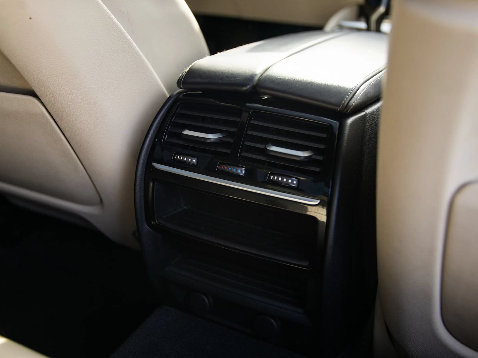 Used 2017 BMW 540i RWD image 26