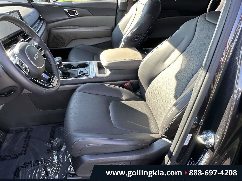 Certified 2026 Kia Carnival EX FWD image 16