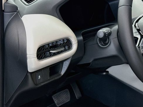 Certified 2026 Honda HR-V EX-L image 10