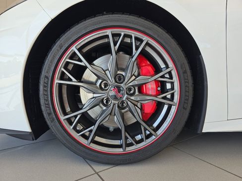 New 2026 Chevrolet Corvette Stingray Premium Conv w/ Z51 Performance Package RWD image 25
