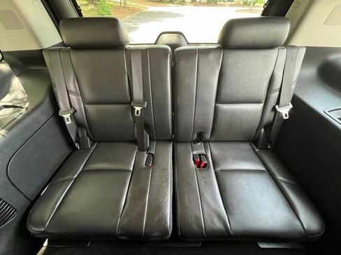 Used 2013 Cadillac Escalade Premium AWD/4WD image 26