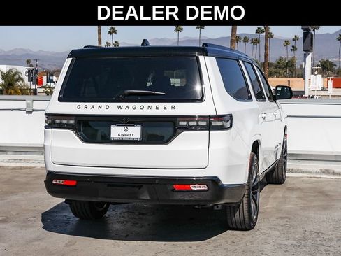 New 2025 Jeep Grand Wagoneer L Series II Obsidian w/ Quick Order Packagew 28T image 9