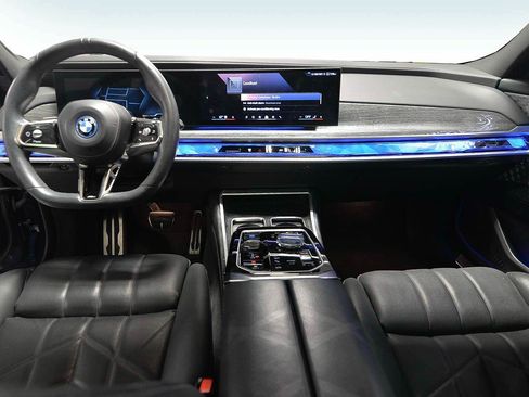 Used 2023 BMW i7 xDrive60 AWD/4WD image 14