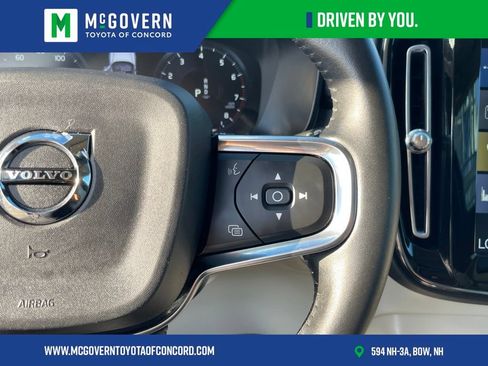 Used 2021 Volvo XC40 T5 Momentum w/ Protection Package Premier AWD/4WD image 16