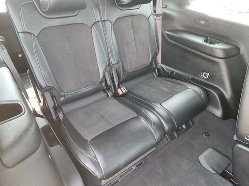 Used 2024 Jeep Grand Cherokee L Laredo RWD image 30