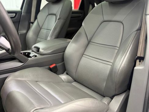 Used 2022 Porsche Cayenne Platinum Edition AWD/4WD image 11