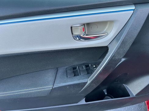 Used 2015 Toyota Corolla LE image 11