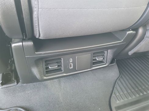 Used 2025 Chevrolet Silverado 1500 Custom image 20