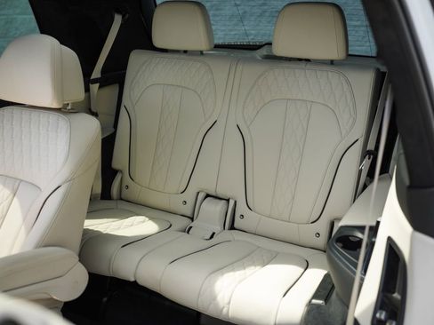 Used 2024 BMW X7 xDrive40i w/ Premium Package AWD/4WD image 25