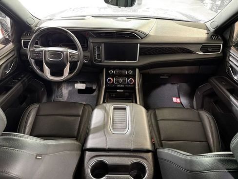 Used 2024 GMC Yukon XL Denali w/ Denali Reserve Package AWD/4WD image 10
