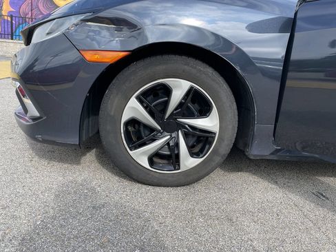 Used 2019 Honda Civic LX image 9