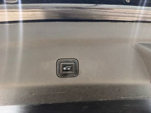 Certified 2021 Chevrolet Suburban High Country w/ Premium Package AWD/4WD image 10