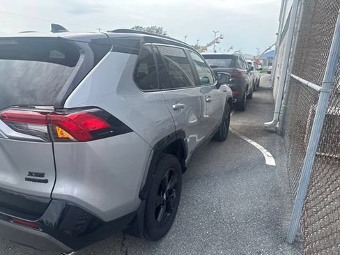 Used 2019 Toyota RAV4 XSE w/ Carpet Mat Package AWD/4WD image 10