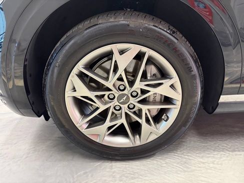 Used 2025 Genesis GV70 2.5T AWD/4WD image 27