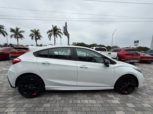 Used 2018 Chevrolet Cruze LT image 9