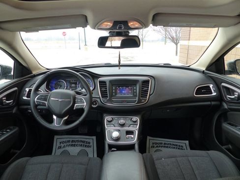 Used 2016 Chrysler 200 Limited w/ Convenience Group image 35