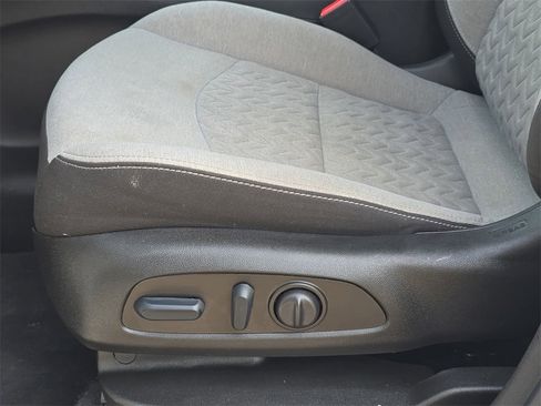 Used 2022 Chevrolet Equinox LS w/ LS Convenience Package image 26