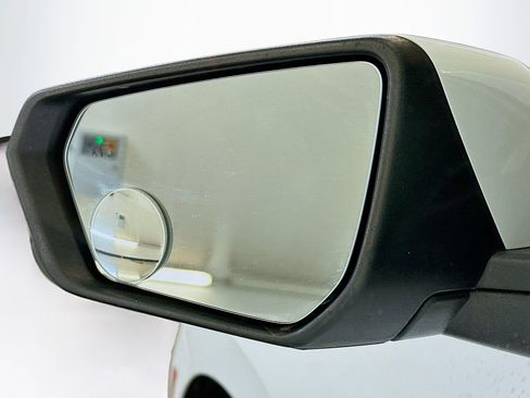 Used 2022 Chevrolet Equinox LT image 16