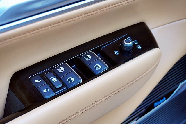 Used 2022 Jeep Grand Wagoneer Series III AWD/4WD image 37