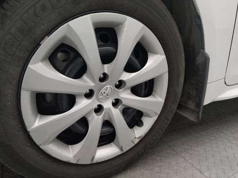 Used 2025 Toyota Corolla LE FWD image 31