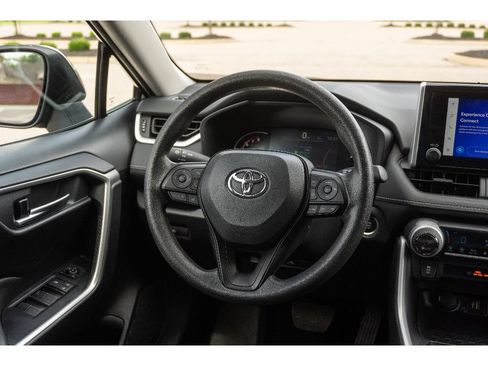 Used 2025 Toyota RAV4 XLE AWD/4WD image 21