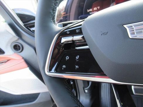 New 2026 Cadillac Optiq Sport 2 image 18