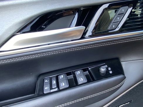 Used 2023 Jeep Wagoneer Series II image 17