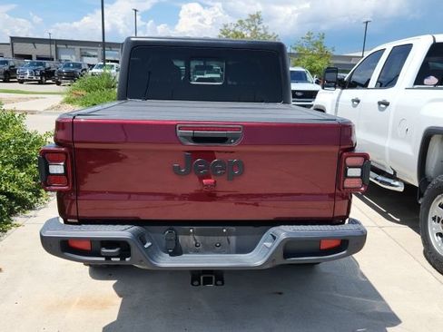 Used 2022 Jeep Gladiator Sport AWD/4WD image 3