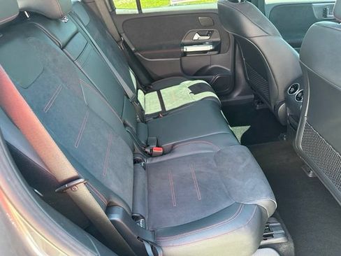 Used 2023 Mercedes-Benz EQB 300 4MATIC image 9