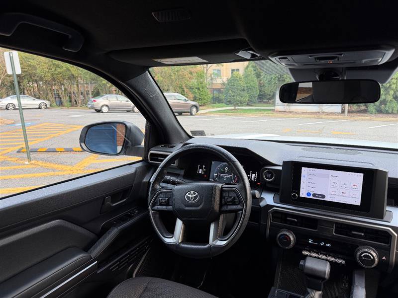 Used 2025 Toyota 4Runner SR5 AWD/4WD image 39