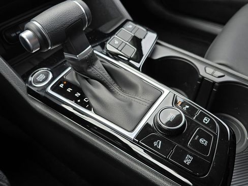 Certified 2025 Kia Sportage EX image 34