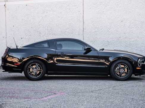 Used 2013 Ford Mustang GT Premium image 11