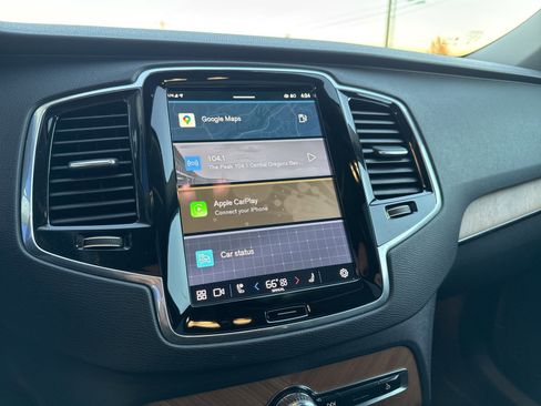 Used 2025 Volvo XC90 B6 Plus image 23