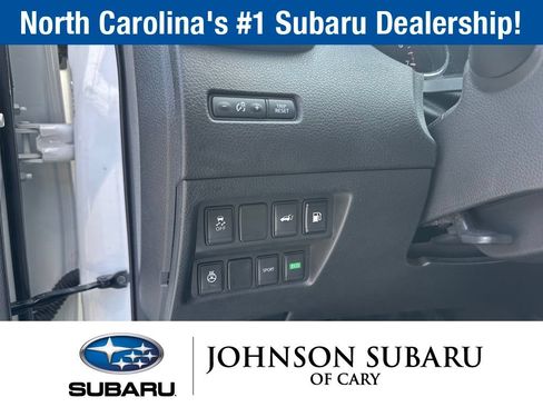 Used 2018 Nissan Rogue SV w/ Sun & Sound Touring Package FWD image 17