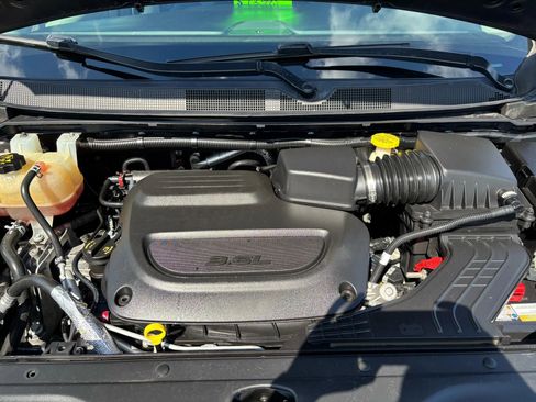 Used 2019 Chrysler Pacifica Touring-L w/ Advanced Safetytec Group FWD image 30