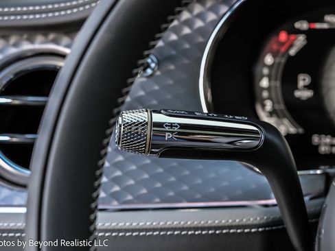 New 2025 Bentley Flying Spur Plug-In Hybrid image 40