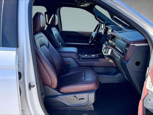 Certified 2024 Ford Expedition Limited image 7
