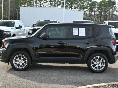 Used 2023 Jeep Renegade Latitude image 9