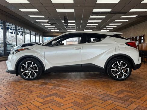 Used 2019 Toyota C-HR Limited image 6