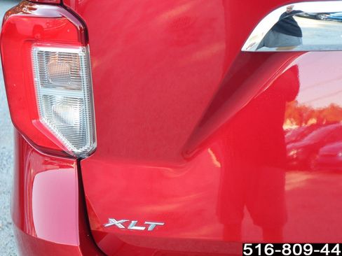 Used 2024 Ford Explorer XLT image 34